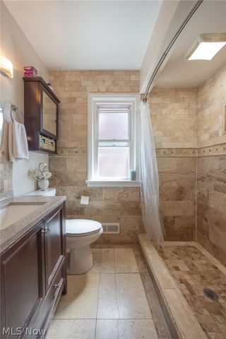 6450 Manchester Road, Parma, OH 44129