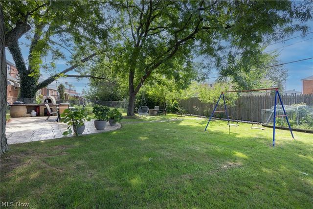 6450 Manchester Road, Parma, OH 44129