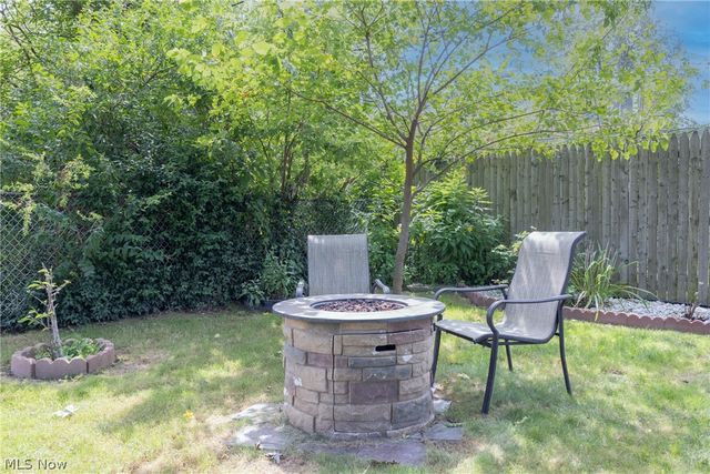 6450 Manchester Road, Parma, OH 44129