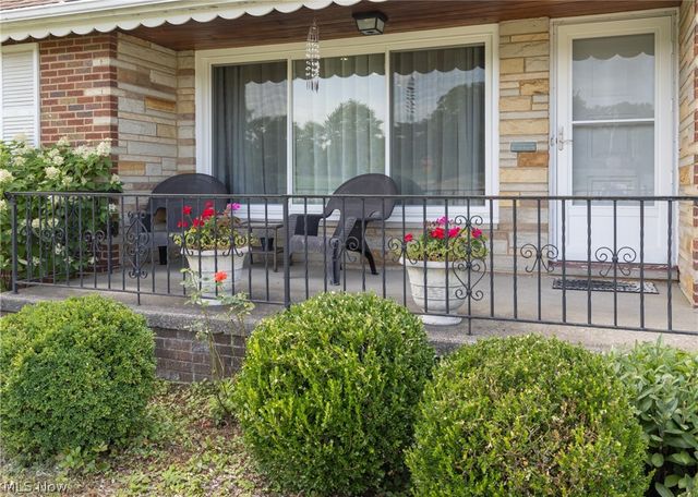 6450 Manchester Road, Parma, OH 44129