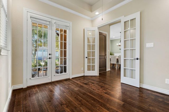 429 Holly Forest Drive, Conroe, TX 77384