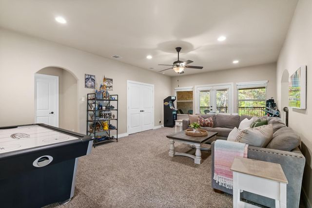 429 Holly Forest Drive, Conroe, TX 77384