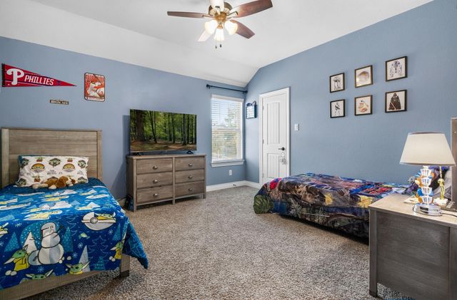 429 Holly Forest Drive, Conroe, TX 77384