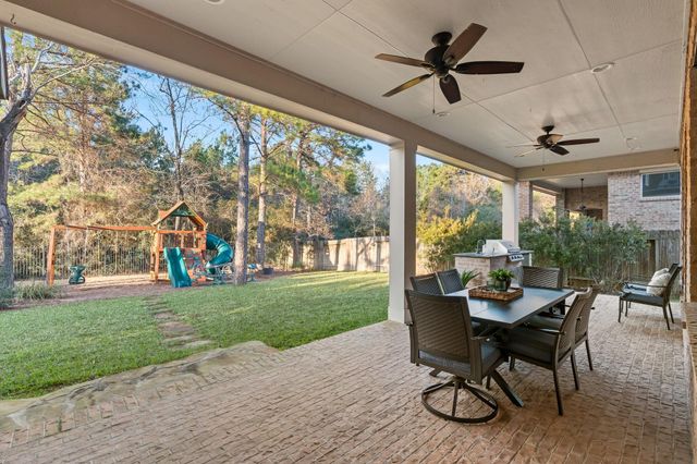 429 Holly Forest Drive, Conroe, TX 77384