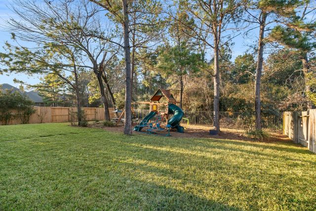 429 Holly Forest Drive, Conroe, TX 77384