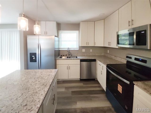 3660 Parc Chateau Lane, St Louis, MO 63033