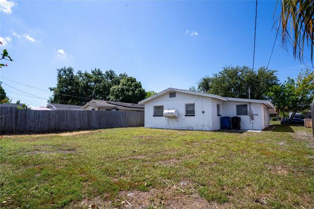 5619 19TH AVENUE N, St Petersburg, FL 33710