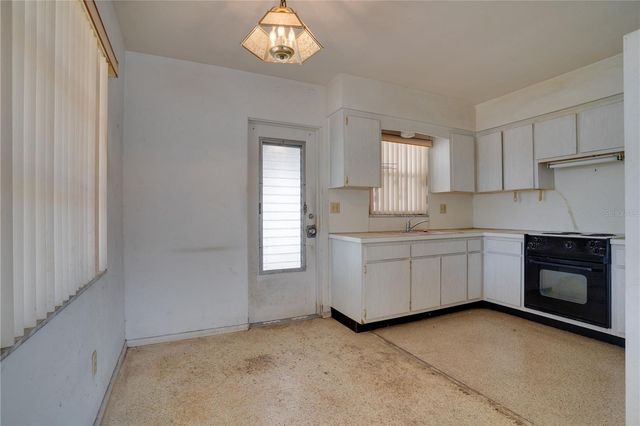 5619 19TH AVENUE N, St Petersburg, FL 33710