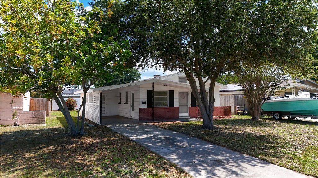 5619 19TH AVENUE N, St Petersburg, FL 33710