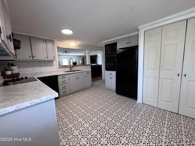 3405 Oaks Road, New Bern, NC 28560