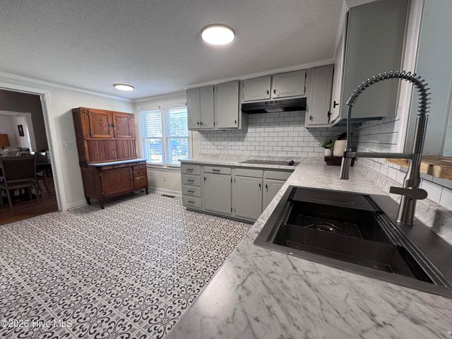 3405 Oaks Road, New Bern, NC 28560