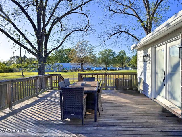 3405 Oaks Road, New Bern, NC 28560