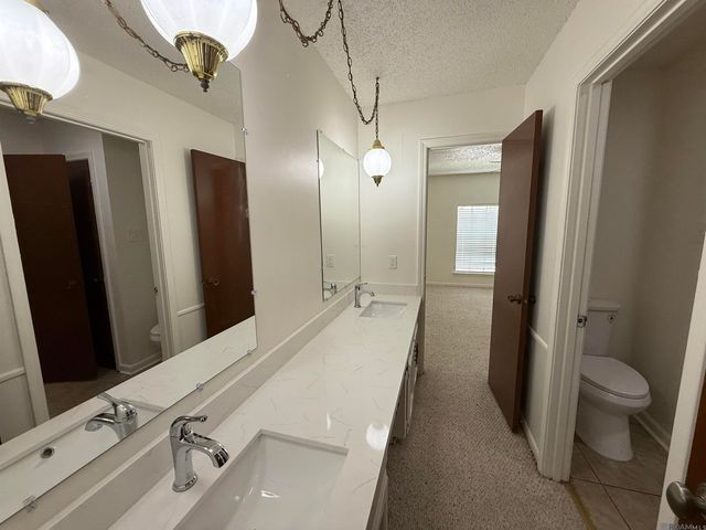 12424 Parkmeadow Dr, Baton Rouge, LA 70816