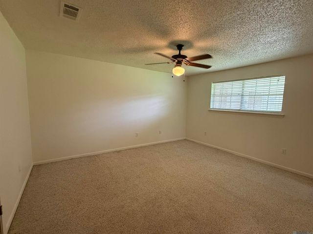 12424 Parkmeadow Dr, Baton Rouge, LA 70816
