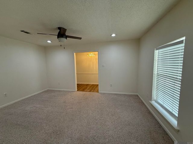 12424 Parkmeadow Dr, Baton Rouge, LA 70816