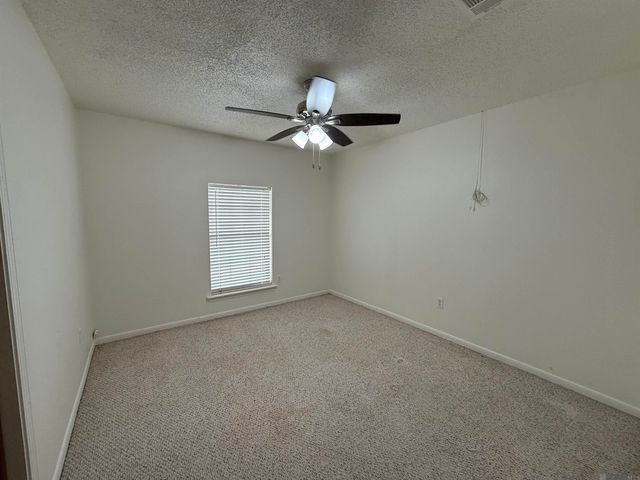 12424 Parkmeadow Dr, Baton Rouge, LA 70816