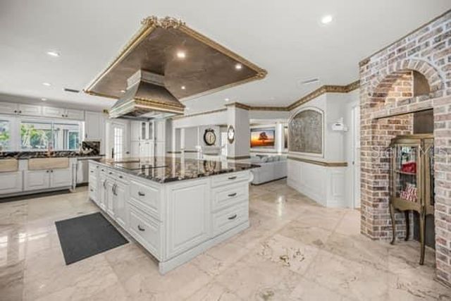 2390 KENT PLACE, Clearwater, FL 33764