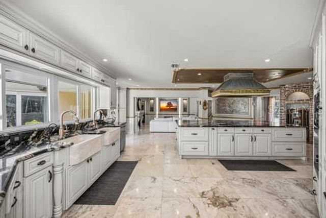 2390 KENT PLACE, Clearwater, FL 33764