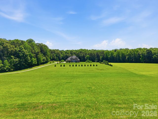 1434 Steeplechase Drive, Mount Pleasant, NC 28124