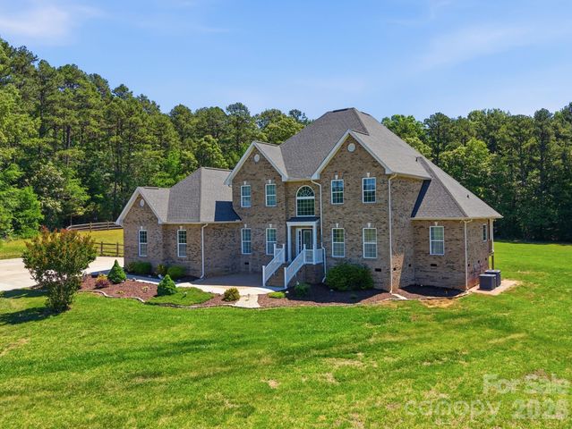 1434 Steeplechase Drive, Mount Pleasant, NC 28124