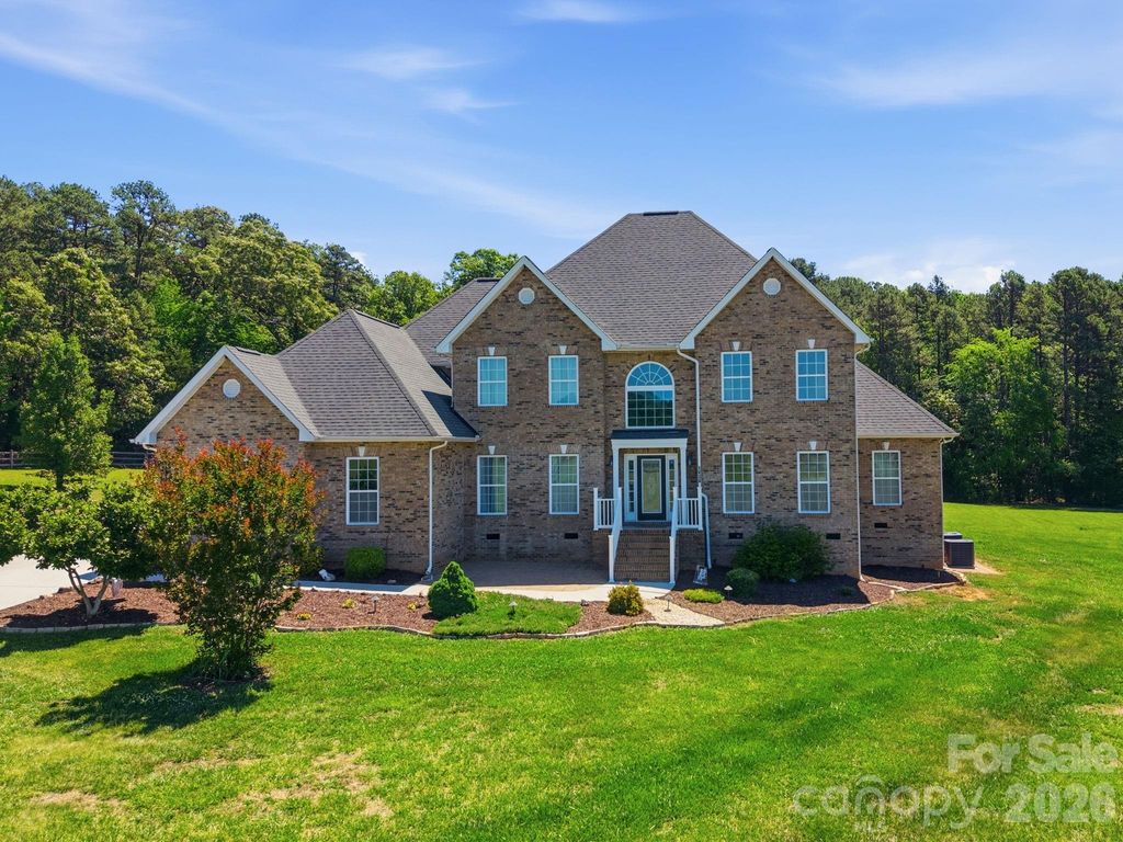 1434 Steeplechase Drive, Mount Pleasant, NC 28124
