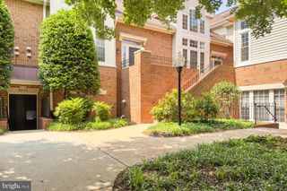 7021 Haycock Rd Apt K, Falls Church, VA 22043