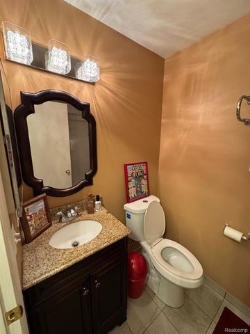 30212 Southfield Road 237, Southfield, MI 48076