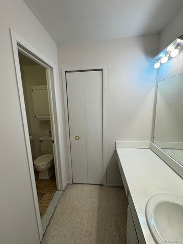 30212 Southfield Road 237, Southfield, MI 48076