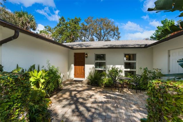 315 Date Palm Road, Vero Beach, FL 32963