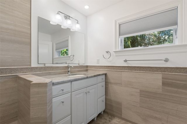 315 Date Palm Road, Vero Beach, FL 32963