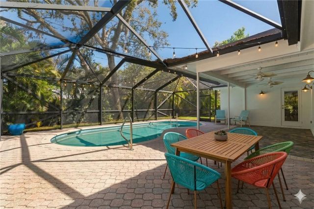 315 Date Palm Road, Vero Beach, FL 32963