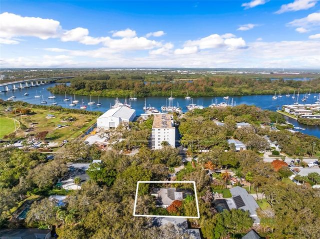 315 Date Palm Road, Vero Beach, FL 32963