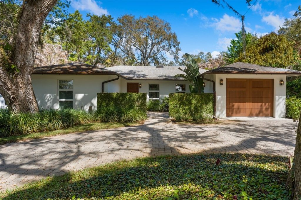 315 Date Palm Road, Vero Beach, FL 32963