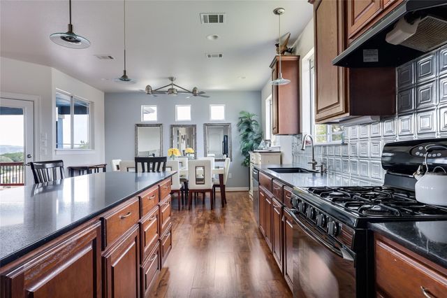 3000 Constitution DR, Lago Vista, TX 78645
