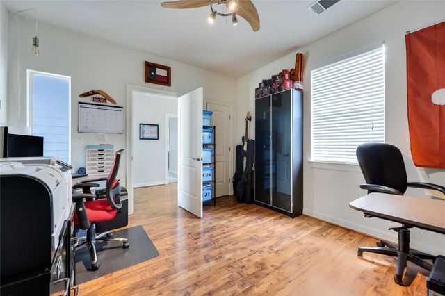 3000 Constitution DR, Lago Vista, TX 78645