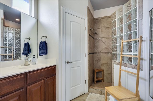 3000 Constitution DR, Lago Vista, TX 78645