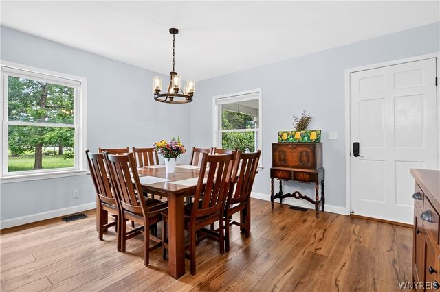 6025 Mckinley Parkway, Hamburg, NY 14075