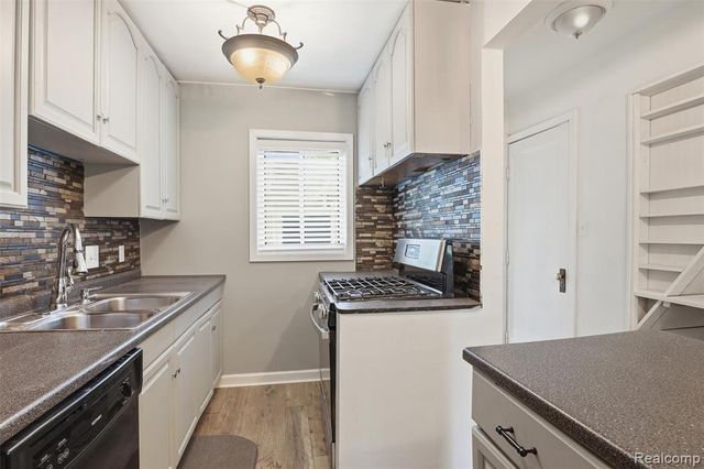 15326 Brookfield Street, Livonia, MI 48154