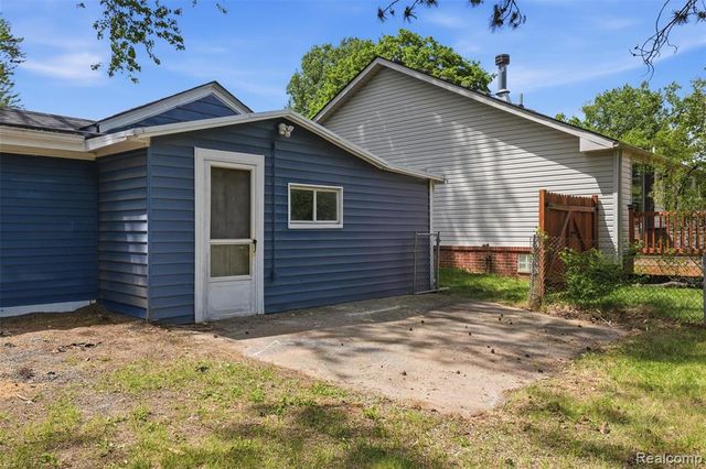 15326 Brookfield Street, Livonia, MI 48154