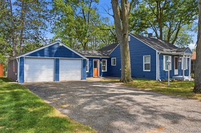 15326 Brookfield Street, Livonia, MI 48154