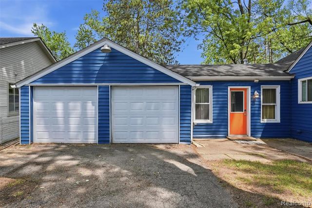 15326 Brookfield Street, Livonia, MI 48154