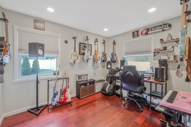 10 Pickwick Court, Stony Brook, NY 11790