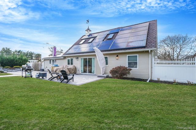 10 Pickwick Court, Stony Brook, NY 11790