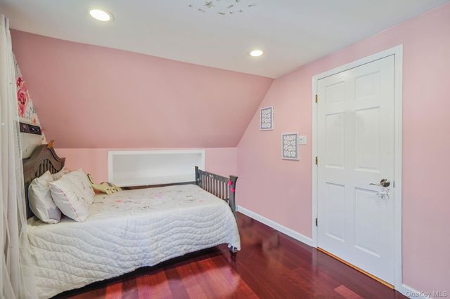 10 Pickwick Court, Stony Brook, NY 11790