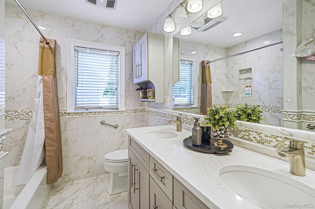 10 Pickwick Court, Stony Brook, NY 11790