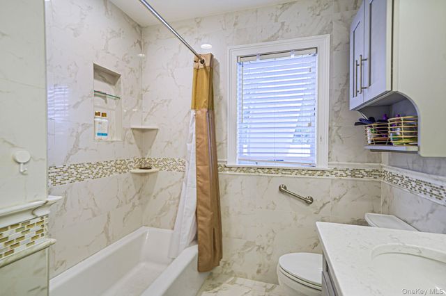 10 Pickwick Court, Stony Brook, NY 11790