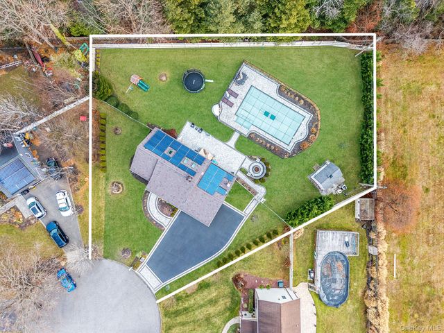 10 Pickwick Court, Stony Brook, NY 11790