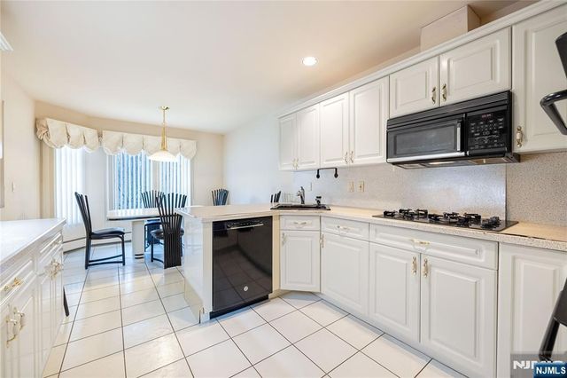 856 Hemlock Court T175, Norwood, NJ 07648