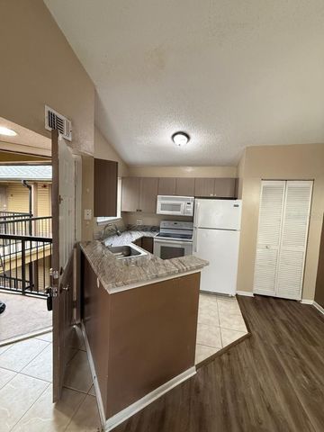 1908 LAKE ATRIUMS CIRCLE 12, Orlando, FL 32839