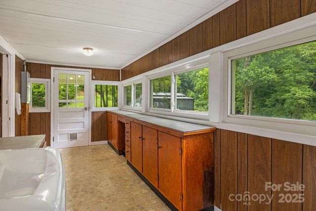 8171 Sugar Hill Road, Marion, NC 28752